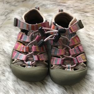 Girls Keen sandals size 9 (toddler)